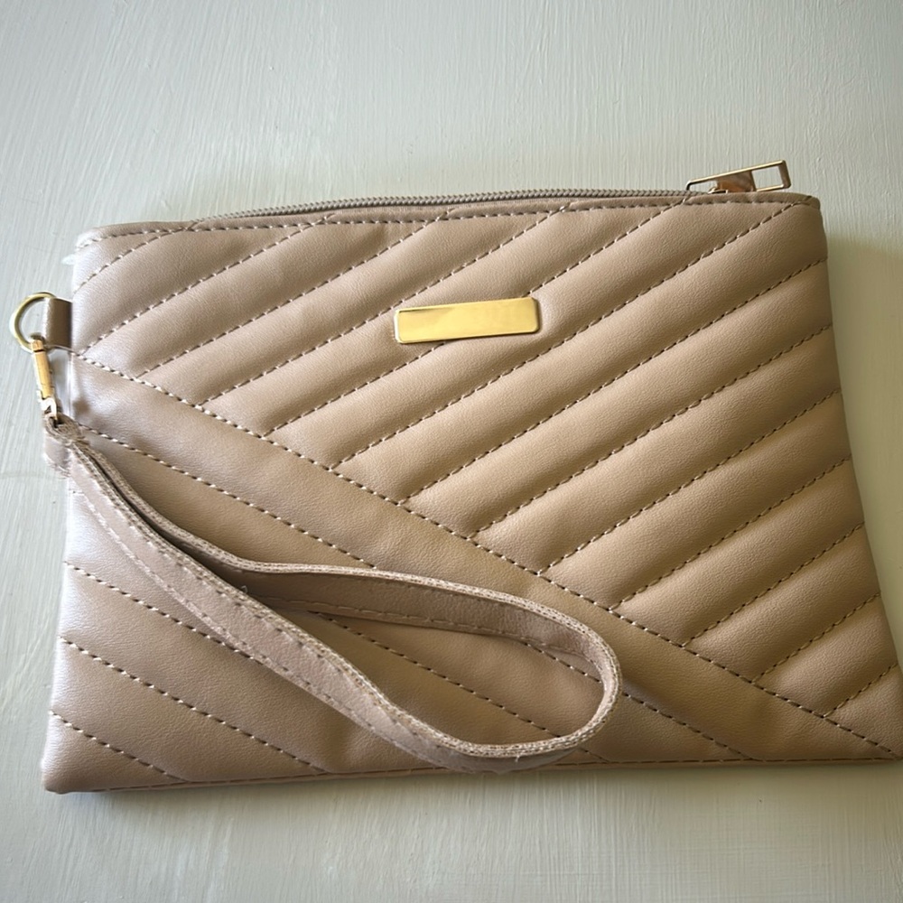 New wristlet. Took out of bag for pics